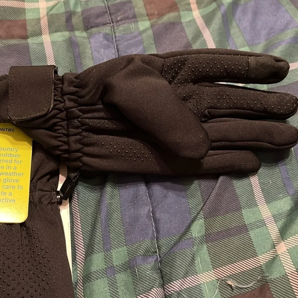 NWT Free Country softshell women’s Gloves  Size small/medium